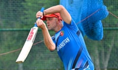 Jonathan Trott batting in the nets