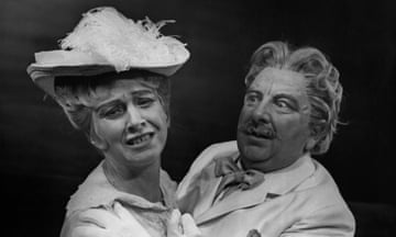 April Cantelo as Berthe and the English bass Owen Brannigan as Agenor